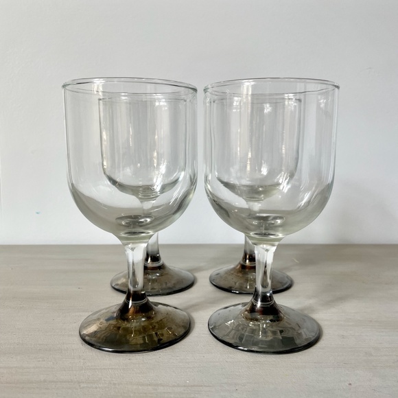 Retro Clear 8-ounce Goblets with Dark Iridescent Foot - Set of 4 - Picture 4 of 7